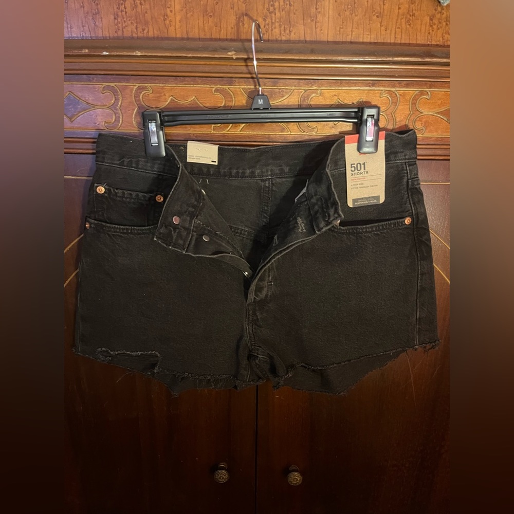 Levi’s 501 shorts / size 30/ brand new with tags
